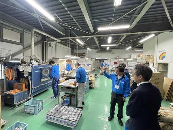 工場見学の様子